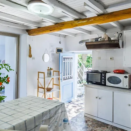 Christina's بيت للعطل Alikias