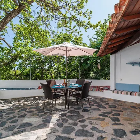 Christina's Holiday home Alikias